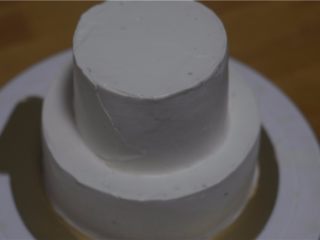 13、fiuff棉花糖淋面蛋糕,涂抹在组装好的蛋糕上