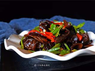 12、凉拌木耳,大家试试看