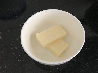 2、奥利奥蔓越莓奶酪蛋糕（免烤箱）,黄油称量备用