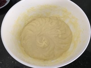 13、奥利奥蔓越莓奶酪蛋糕（免烤箱）,打发均匀