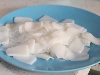 4、芝士焗年糕,用开水焯一遍