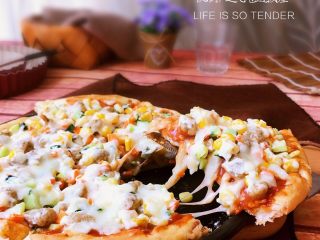 24、秘制芝心卷边披萨,拉丝拉丝！