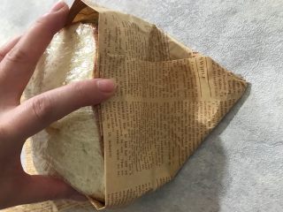 20、纸盒三明治,如图所示，另一半折过来