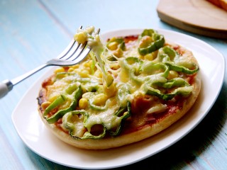 18、自制培根披萨,看看,有拉丝哦