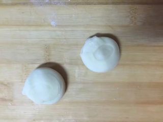 16、酥脆菠萝派,竖起来压扁成圆剂子