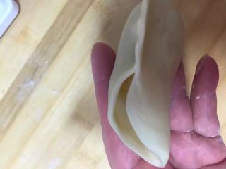 19、酥脆菠萝派,捏紧收口处