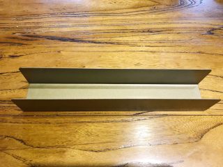 8、烘焙入门,蔓越莓饼干,准备好饼干模具(也可以不用),建议垫一张吸油纸,方便取出面团