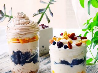 21、坚果草莓酸奶慕斯-午后甜品少女心,完成品