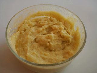 4、意式黑胡椒土豆泥塔,8.搅拌好的黑胡椒土豆泥，准备塞进裱花袋里