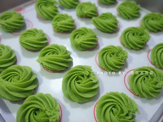 10、香酥抹茶曲奇,重要的话讲三次，非常好挤，非常好挤，非常好挤。用了这个方子后，彻底告别挤曲奇挤到手残的感觉。