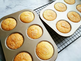 9、脆皮小蛋糕,165°烤20分钟即可。