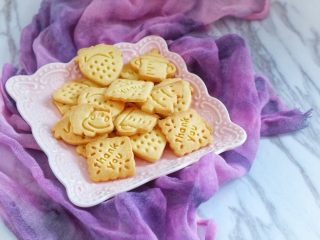 16、黄油饼干（少油少糖版）,完成，酥酥的口感