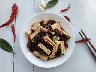 16、腐竹拌木耳,成品