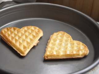 13、早安早餐+营养早餐组合,放入烤盘或平底锅加热即可。