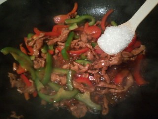 11、厨房挑战+荤菜+肉丝小炒,味精少许,