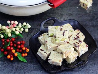 16、坚果雪花酥,成品图。