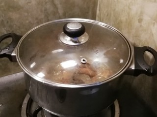 11、无水椒味虾,盖上盖子