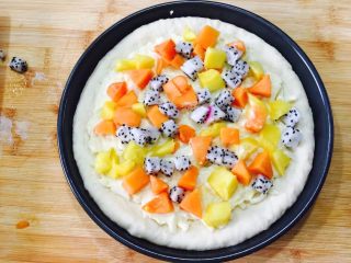 10、什锦水果披萨,铺上所有的水果