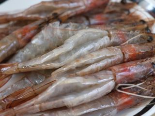 5、蒜蓉烤虾,大虾剪开，去虾线