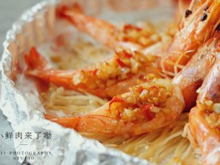 14、蒜蓉烤虾,尽情享用吧