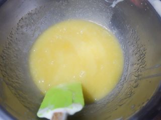 3、核桃酥,食用油或者猪油+鸡蛋+白砂糖混合