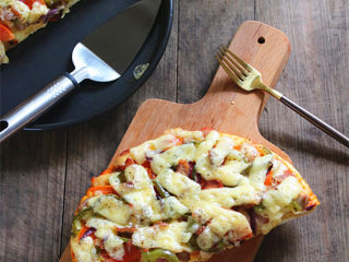 14、鸡胸肉肠仔披萨,成品图