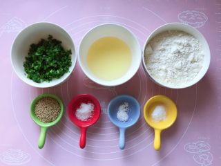 2、芝麻香葱饼干,准备好所需食材。