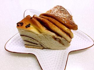 19、豆沙手撕花样面包,无论手撕还是刀切，哪个角度都美美哒，是不是？