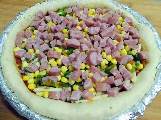 20、田园披萨,放入早餐肠丁。