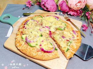 18、虾仁培根披萨,上桌五分钟秒没，太好吃了。