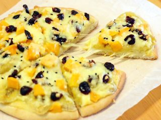 11、香蕉芒果披萨,披萨一定要趁热口感才好。