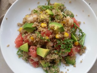 10、鲜虾牛油果黎麦沙拉,全部拌匀后装盘