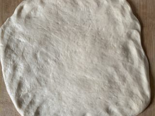 5、菠萝披萨,入模具