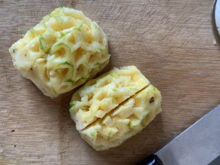 12、菠萝披萨,切