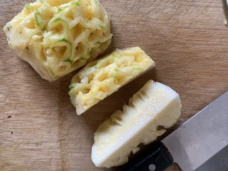 13、菠萝披萨,切