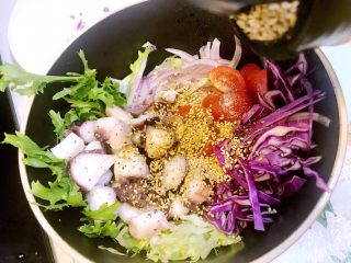 10、意大利海鲜低脂沙拉,撒入熟白芝麻