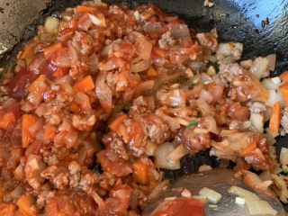 10、披萨????,放番茄酱