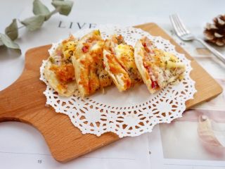15、快手鸡蛋火腿飞饼披萨,切开吃吧！