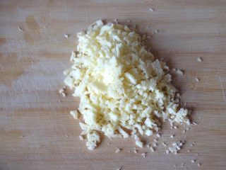 3、烤肉焗饭,奶酪切碎