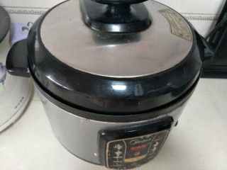 7、Diy月饼馅料～莲蓉馅,盖上锅盖