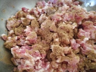 11、中式点心+钱袋白菜肉包,现成的肉馅1000g，放入五勺13香。