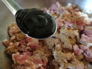 13、中式点心+钱袋白菜肉包,两勺蚝油，