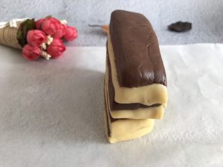 14、云石曲奇,叠起来，在从中间切开