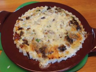 16、香甜米飯+米披萨,蒙古烤肉风味。