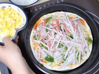 16、培根火腿披萨,放你想吃的一切都可以,家里有啥能放啥哈哈