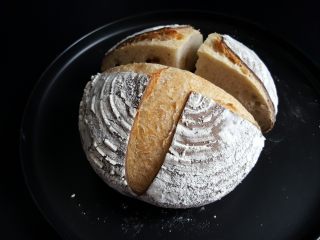 10、 天然酵种割口欧包,出炉