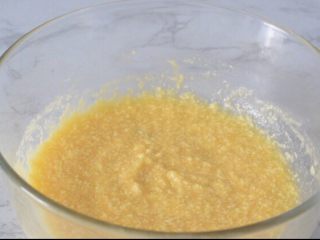 8、低脂软曲奇,搅拌均匀