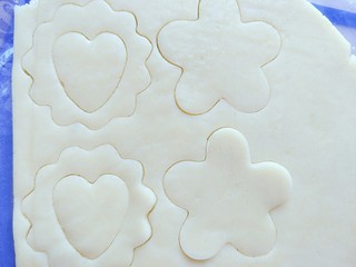 8、曲奇饼干,用模具压出各种花型