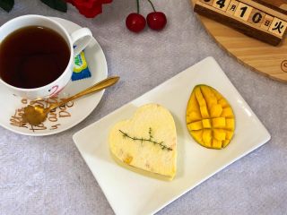 14、芒果慕斯蛋糕,配上杯咖啡，悠闲下午茶☕️
