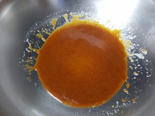 7、奥利奥巧克力香蕉派(免烤),7.混合均匀后的焦糖酱。